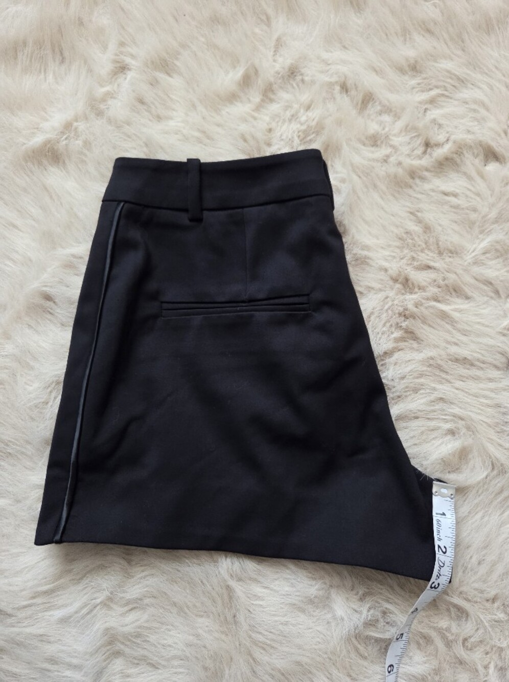 L'AGENCE Black Women's Dress Shorts Sz 2 2.5" - Picture 1 of 14